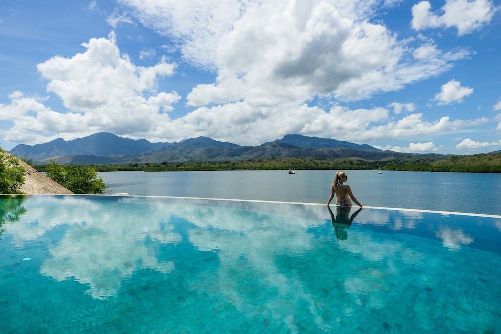 เมนจางัน ไดนาสตี้ รีสอร์ต Hotel เปมูเตรัน ภายนอก รูปภาพ